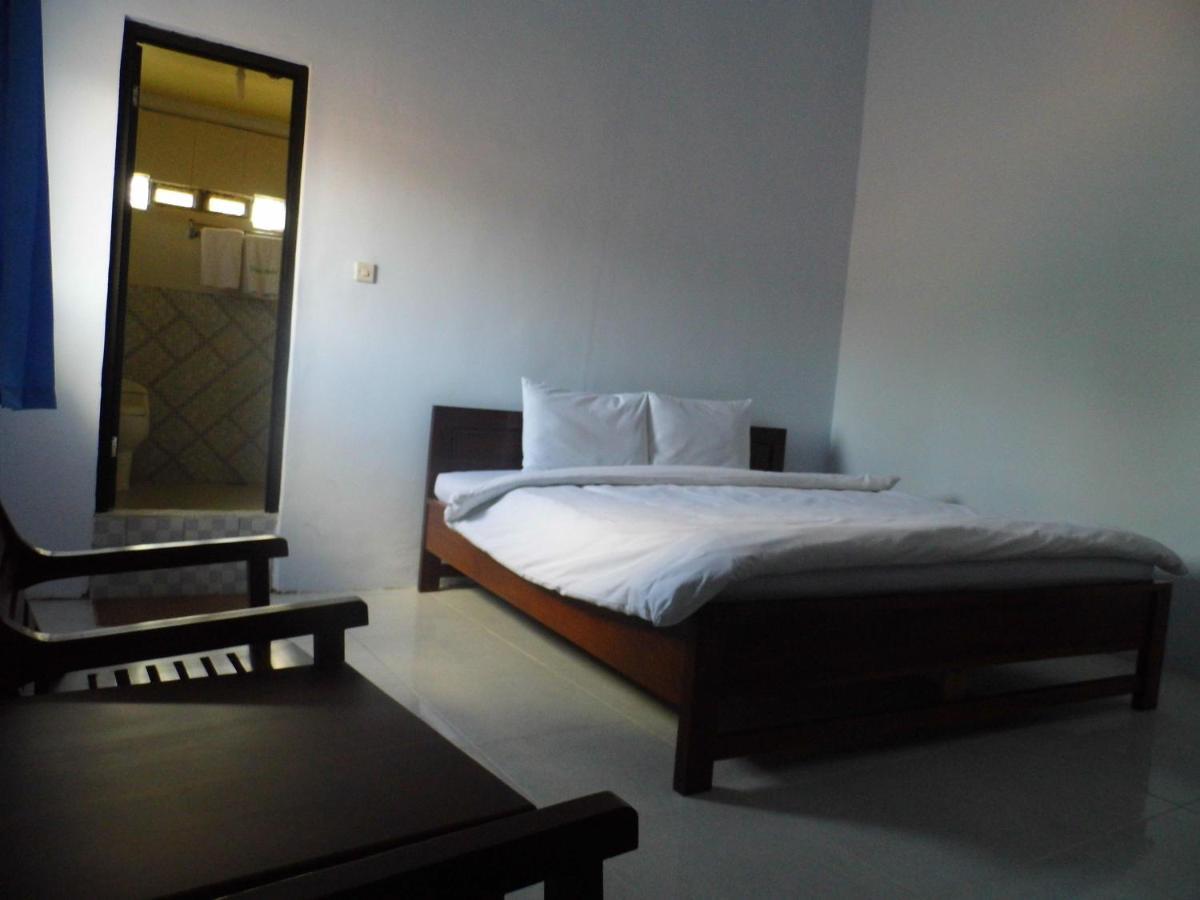 Hotel Ilhami Blitar Exterior foto