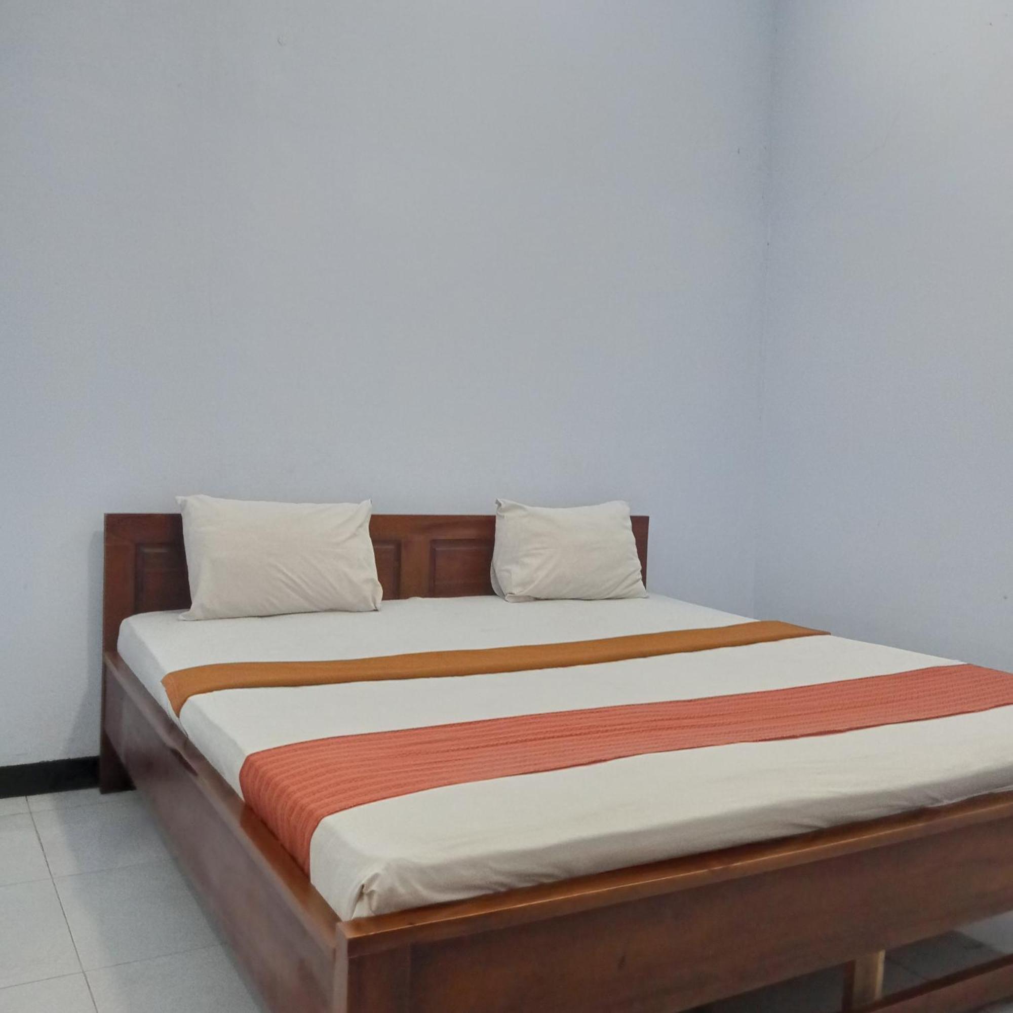 Hotel Ilhami Blitar Exterior foto